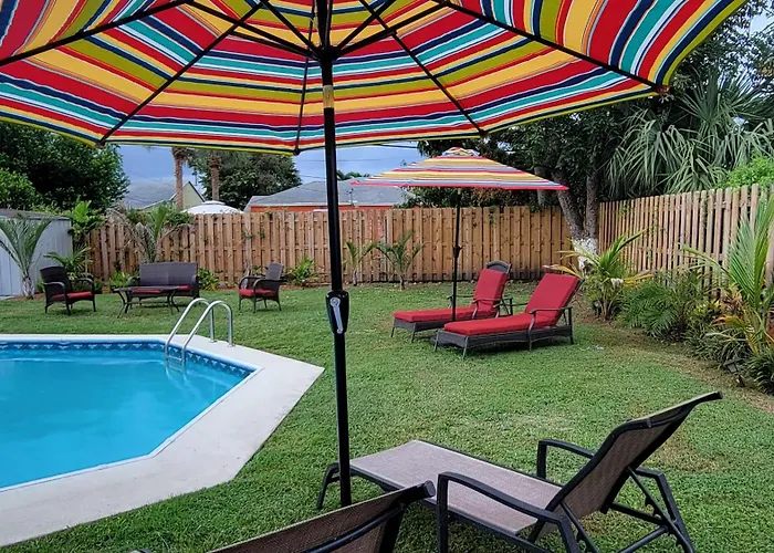 West Palm Beach Tropical Oasis